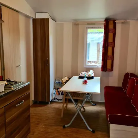 Bungalow De 2 Chambres Avec Piscine Partagee Sauna Et Wifi A Jean De Monts Nyaraló