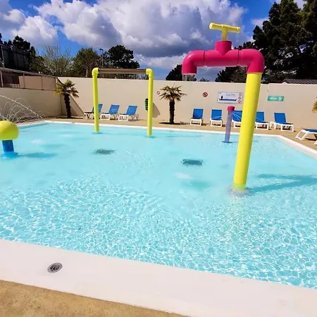Bungalow De 2 Chambres Avec Piscine Partagee Sauna Et Wifi A Jean De Monts Saint-Jean-de-Monts