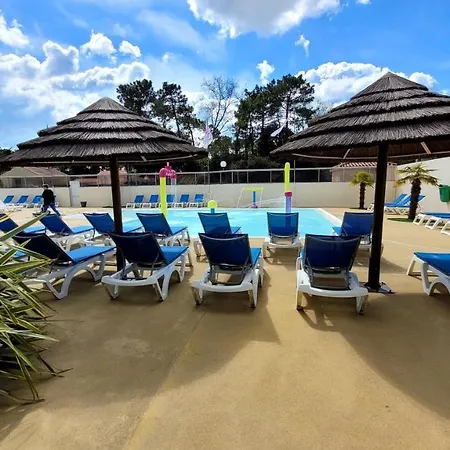 Bungalow De 2 Chambres Avec Piscine Partagee Sauna Et Wifi A Jean De Monts Saint-Jean-de-Monts