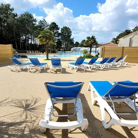 Nyaraló Bungalow De 2 Chambres Avec Piscine Partagee Sauna Et Wifi A Jean De Monts
