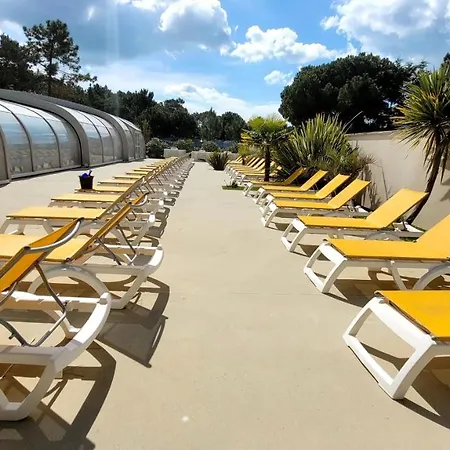 Bungalow De 2 Chambres Avec Piscine Partagee Sauna Et Wifi A Jean De Monts Saint-Jean-de-Monts