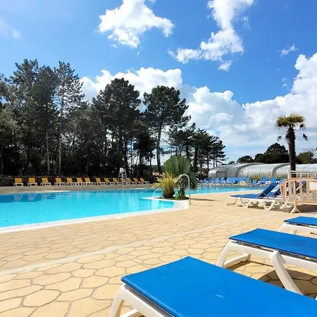Bungalow De 2 Chambres Avec Piscine Partagee Sauna Et Wifi A Jean De Monts Saint-Jean-de-Monts